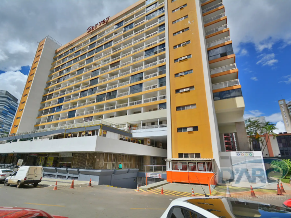 Imóvel Comercial - 2º Andar - 107m² 2 lojas com varandas nascentes | 2 banheiros + 1 copa | Armários embutidos | Elevador exclusivo para lojistas | Piso em mármore rosa imperial | Infraestrutura elétrica e hidráulica completa para salão de beleza Valores: Venda: R$ 800.000,00 Condomínio: R$ 1.000,00/mês IPTU: R$ 3.866,48/ano